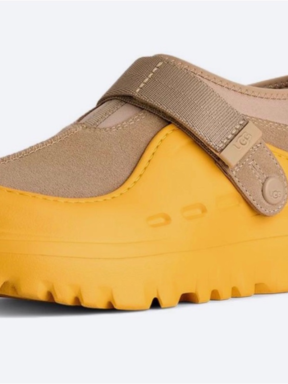 UGG Peakmod low cut.  USA 10 Men